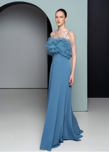 The model of the evening dress 0909